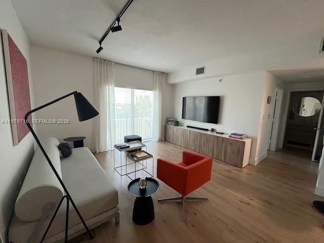 DOUGLAS GRAND CONDO - Residential