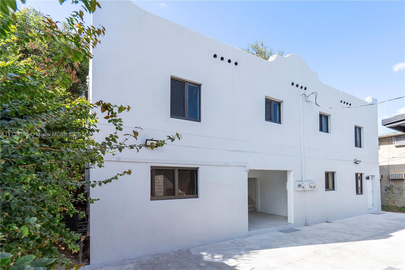 BRICKELL RIVERVIEW - Residential Income