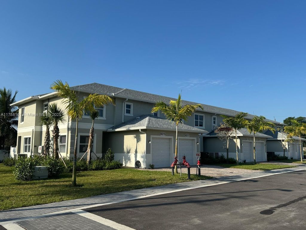 Photo of 4223 Gulfstream Rd #4223, Lake Worth, FL 33461 (MLS # A11758161)