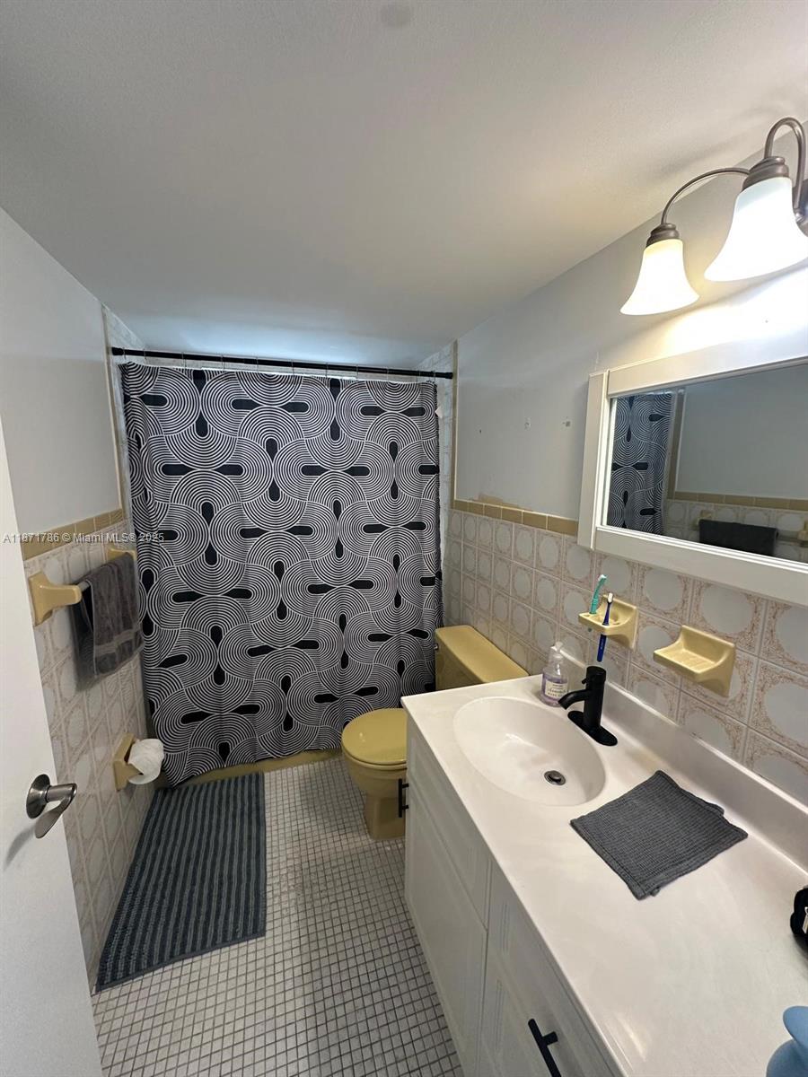 MICHIGAN TERRACE CONDO - Residential