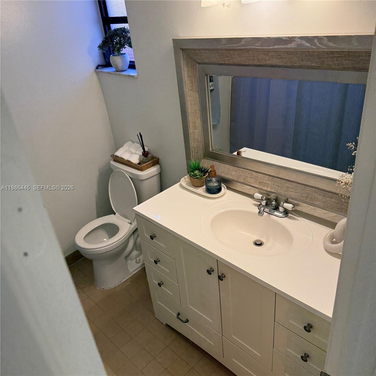 FOUR PALM LAKES AT PEMBRO - Residential