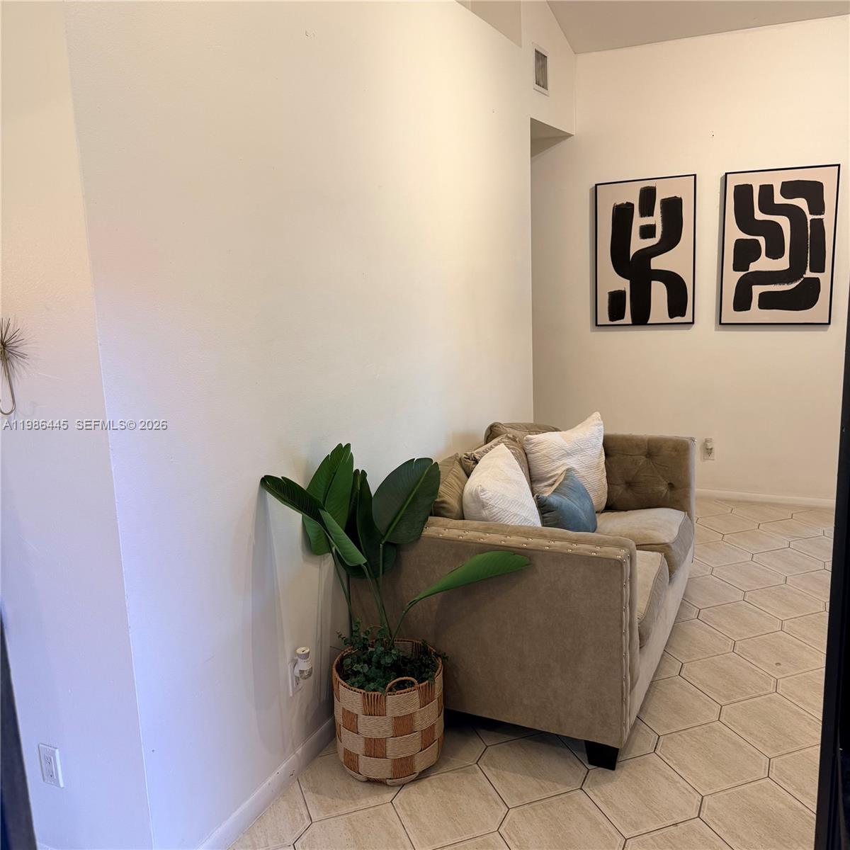 FOUR PALM LAKES AT PEMBRO - Residential