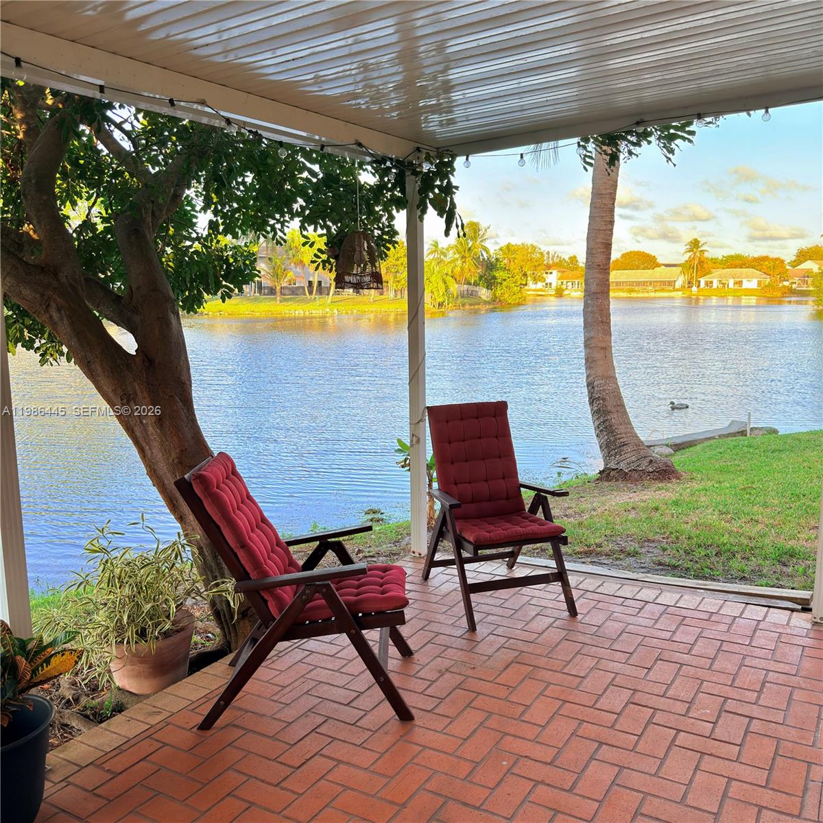 FOUR PALM LAKES AT PEMBRO - Residential