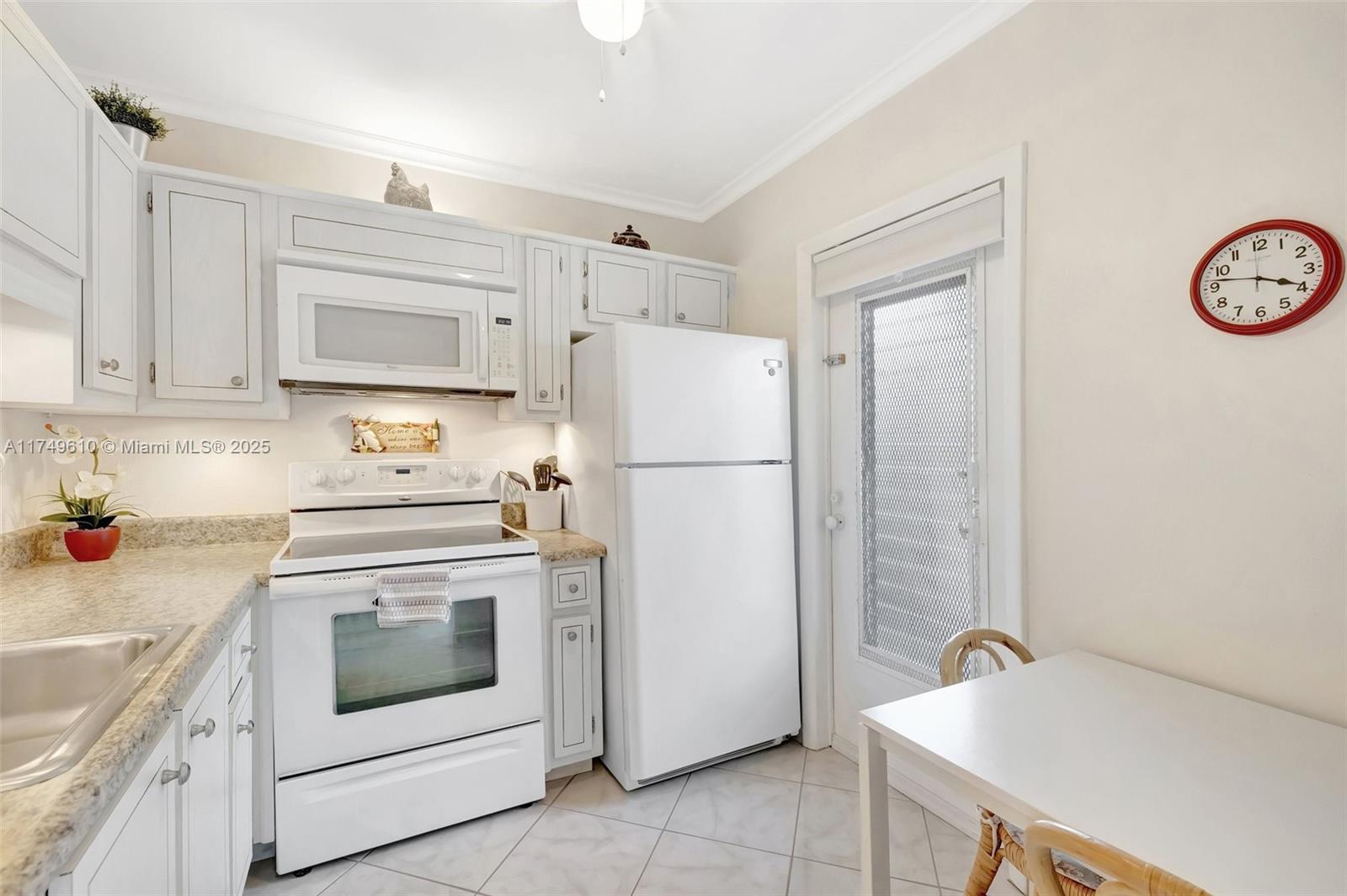 USNEE GARDENS CONDO - Residential