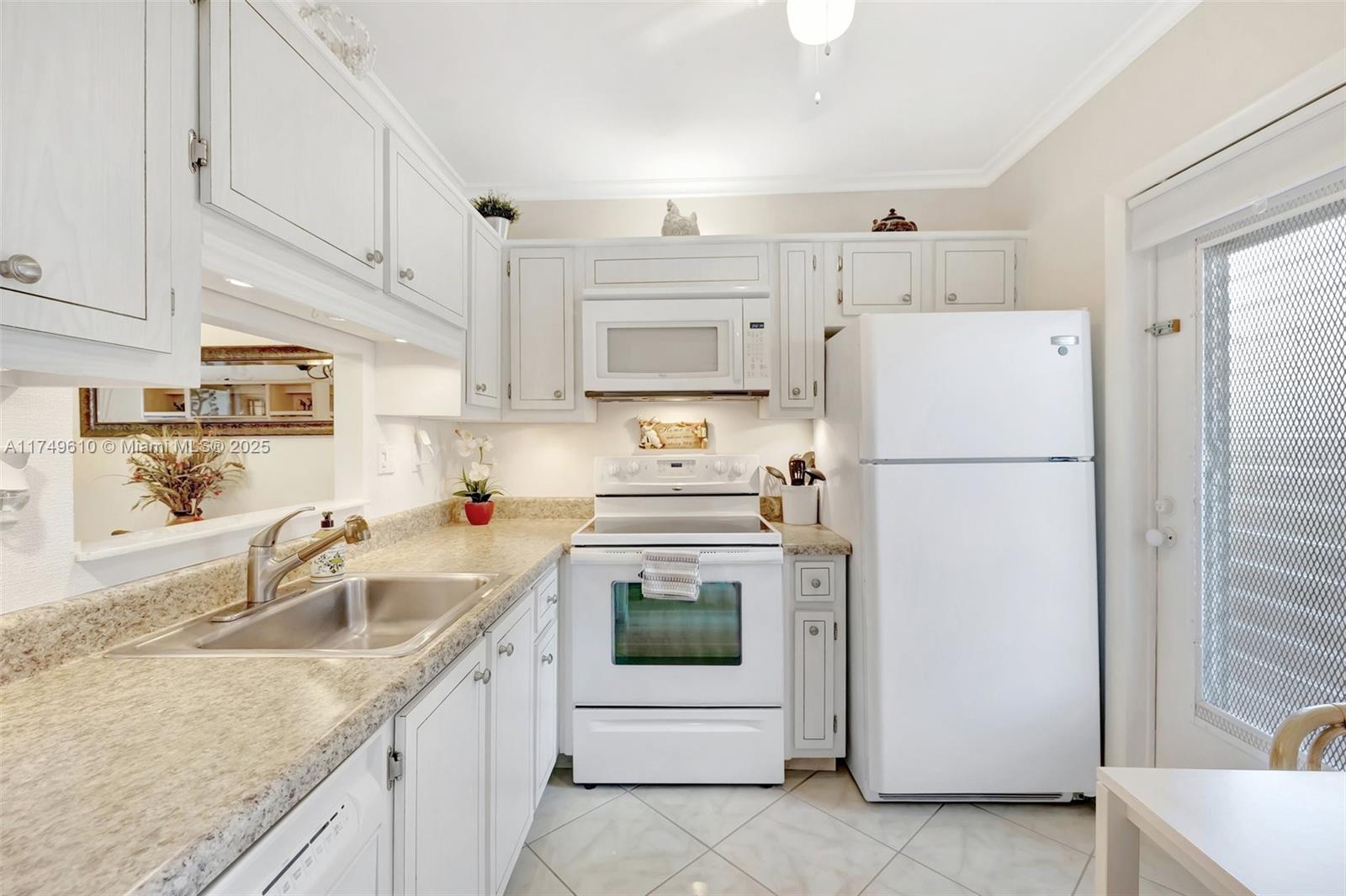 USNEE GARDENS CONDO - Residential