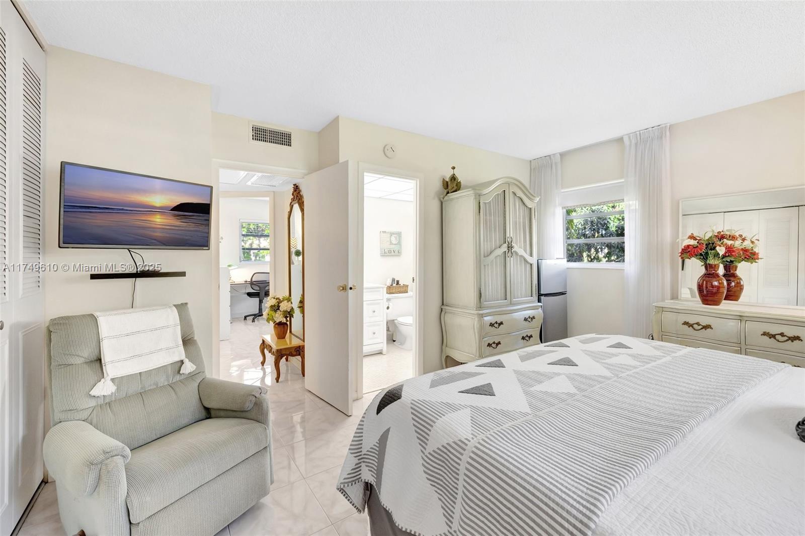 USNEE GARDENS CONDO - Residential