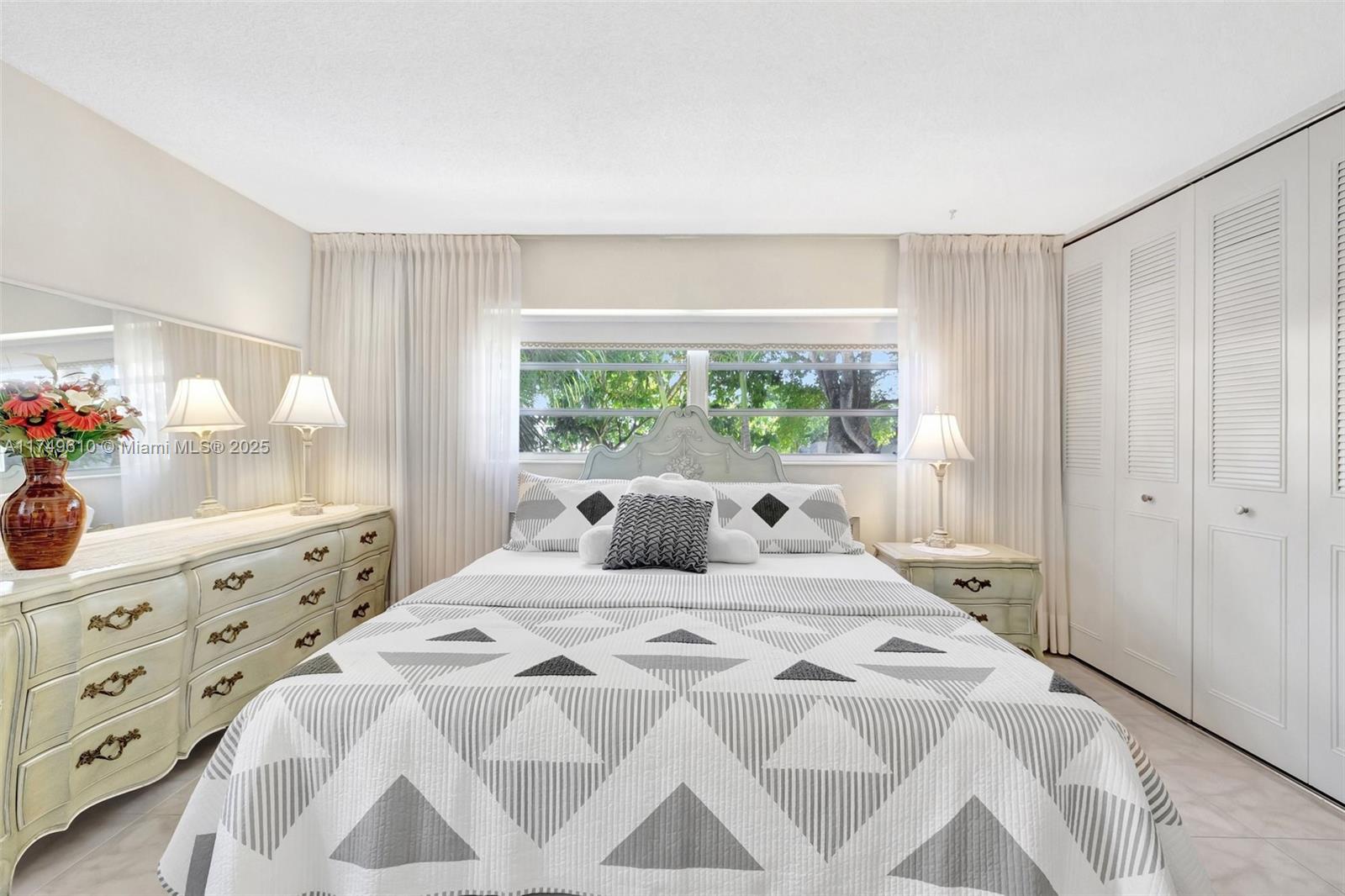 USNEE GARDENS CONDO - Residential