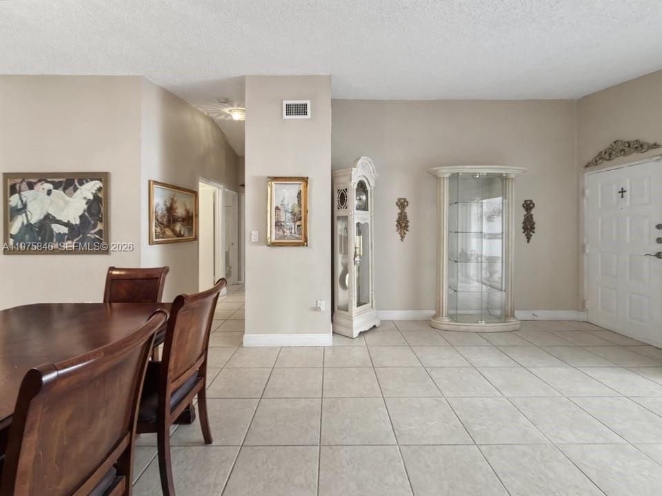 POINT LAKE CONDO XI - Residential