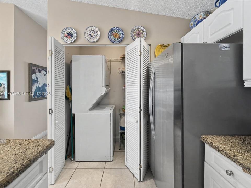 POINT LAKE CONDO XI - Residential