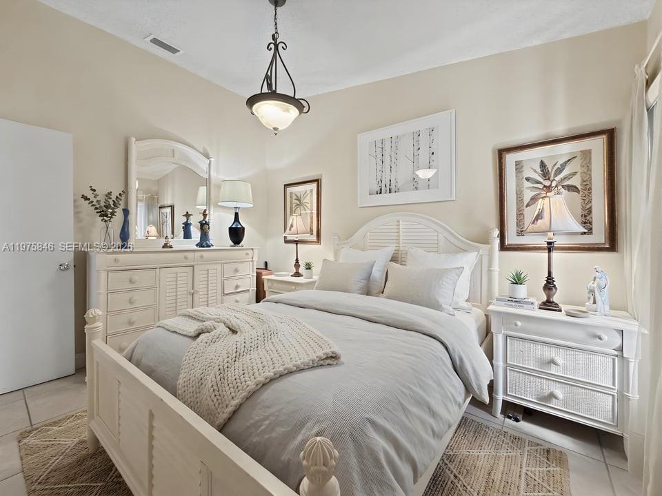 POINT LAKE CONDO XI - Residential