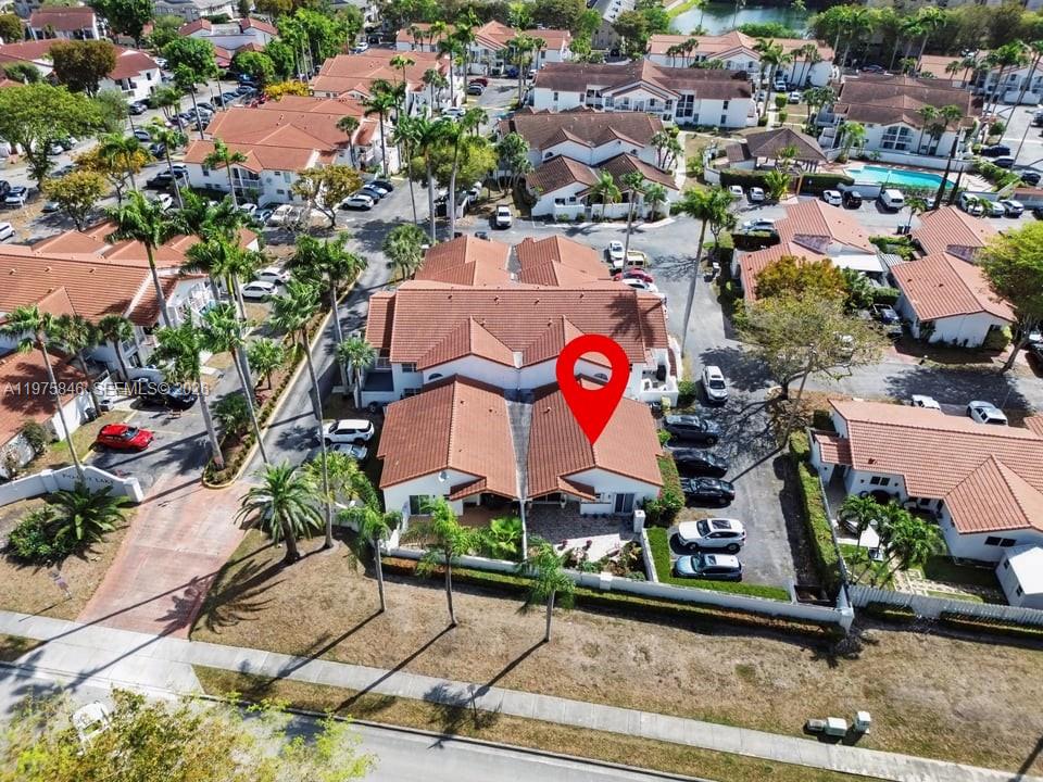 POINT LAKE CONDO XI - Residential