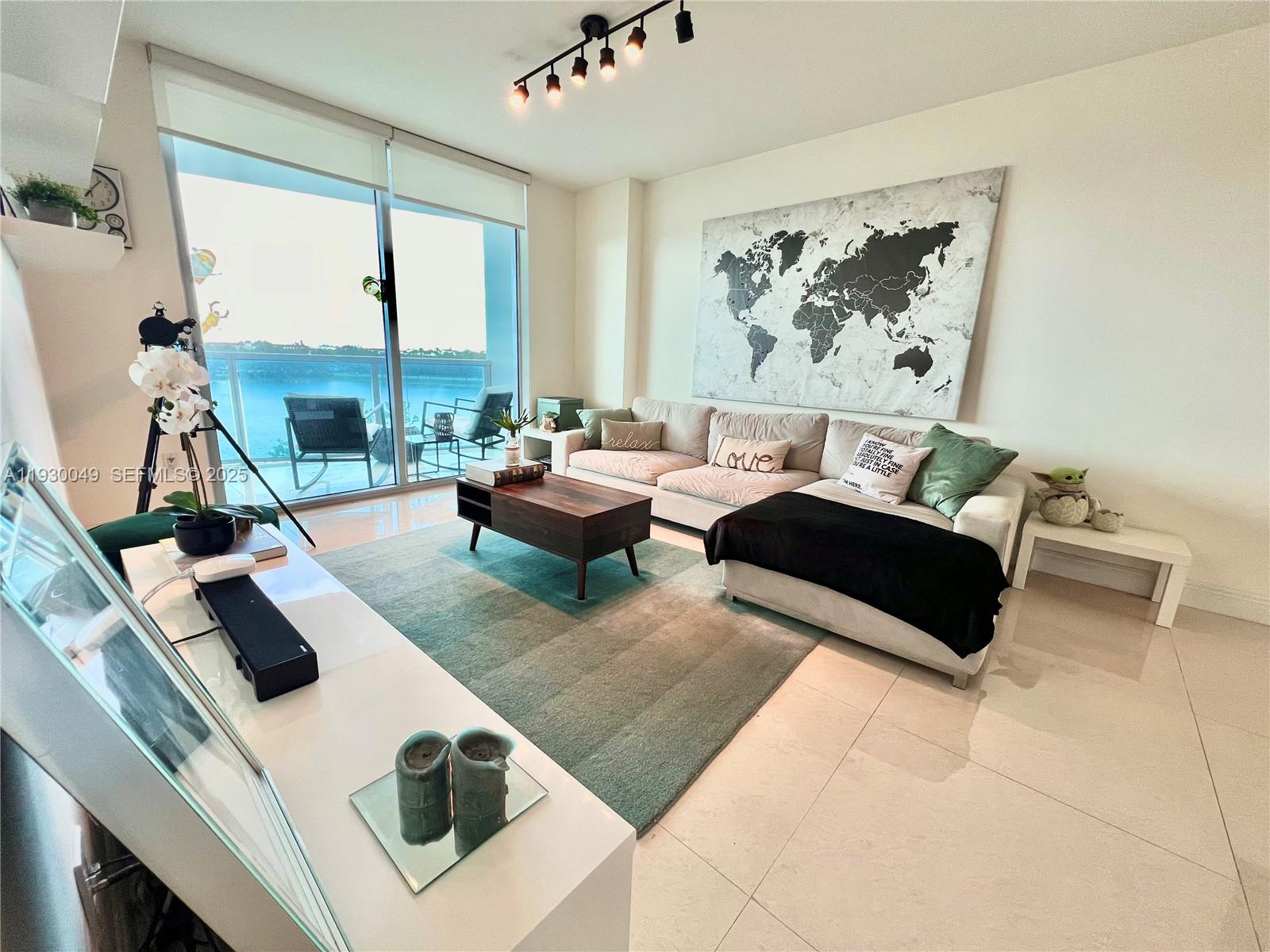 2641 N Flamingo Rd 605N