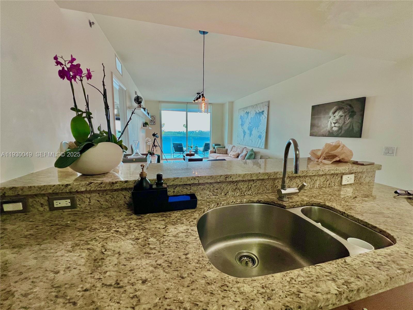 2641 N Flamingo Rd 605N