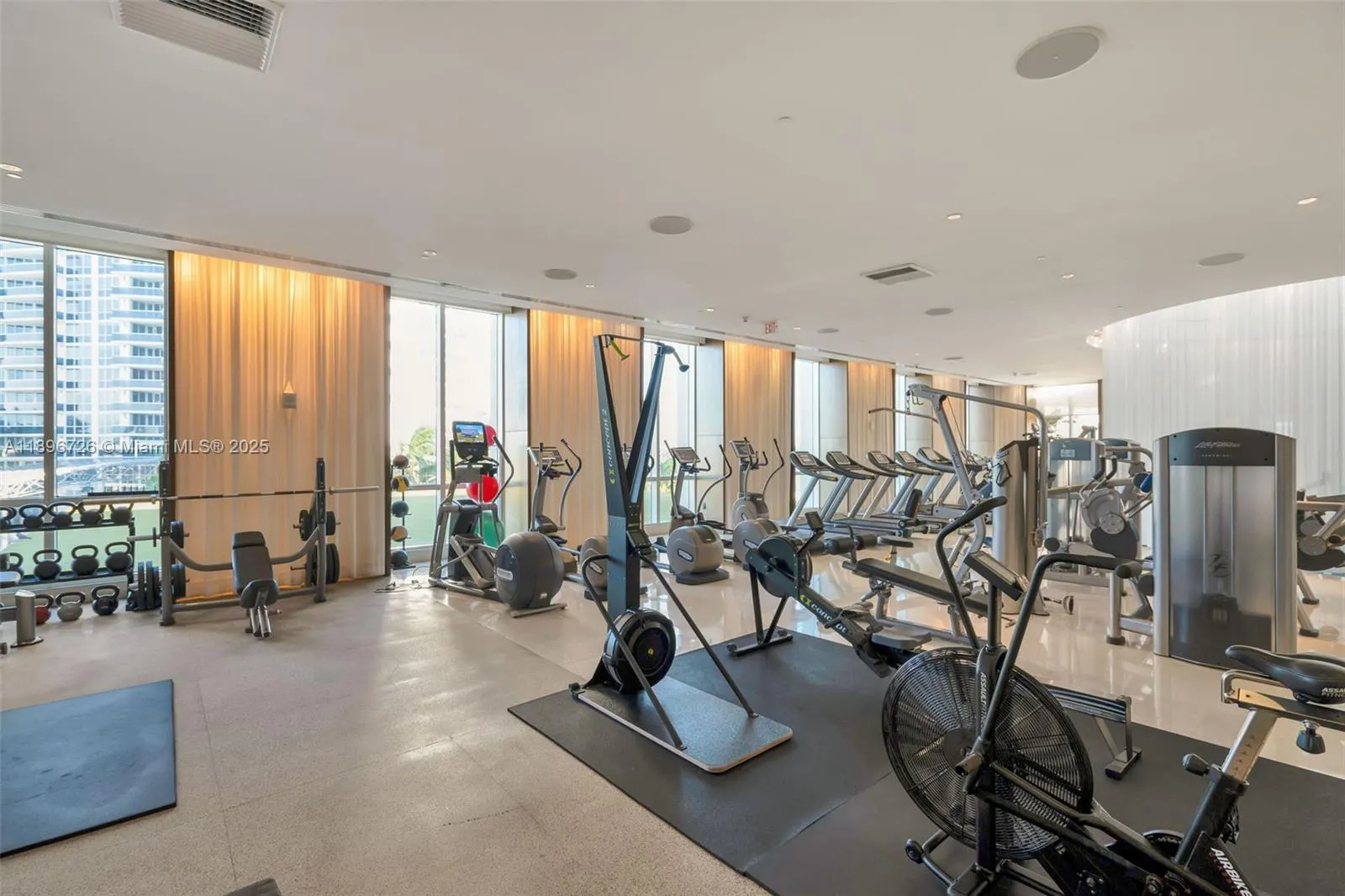 Miami Beach, Florida 33139, United States, 2 Bedrooms Bedrooms, ,3 BathroomsBathrooms,Residential,Active,228827