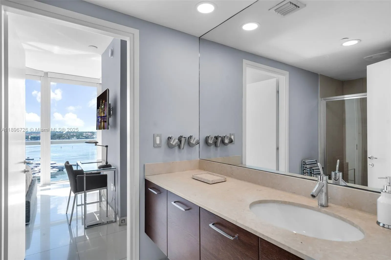 Miami Beach, Florida 33139, United States, 2 Bedrooms Bedrooms, ,3 BathroomsBathrooms,Residential,Active,228827