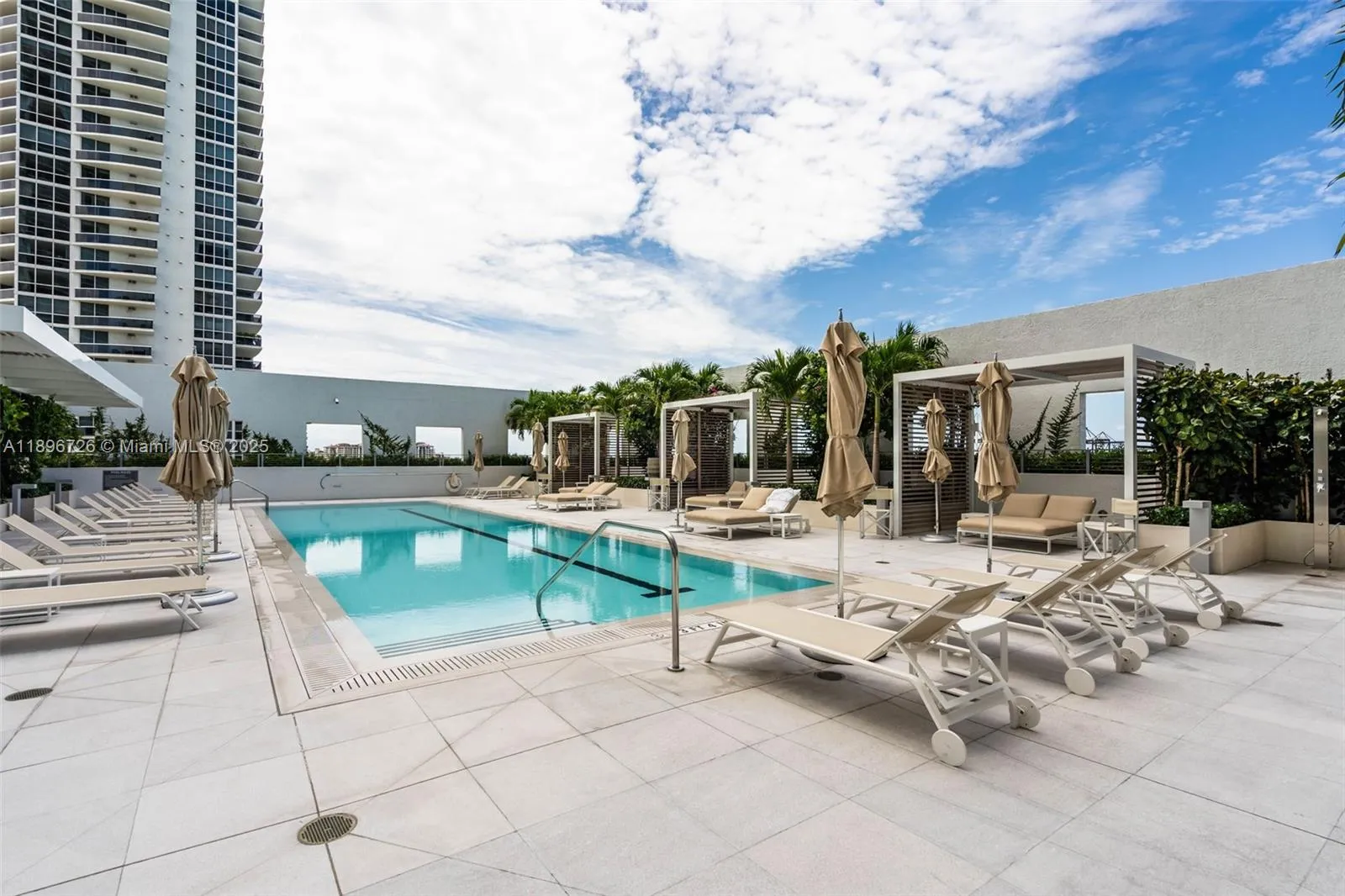 Miami Beach, Florida 33139, United States, 2 Bedrooms Bedrooms, ,3 BathroomsBathrooms,Residential,Active,228827