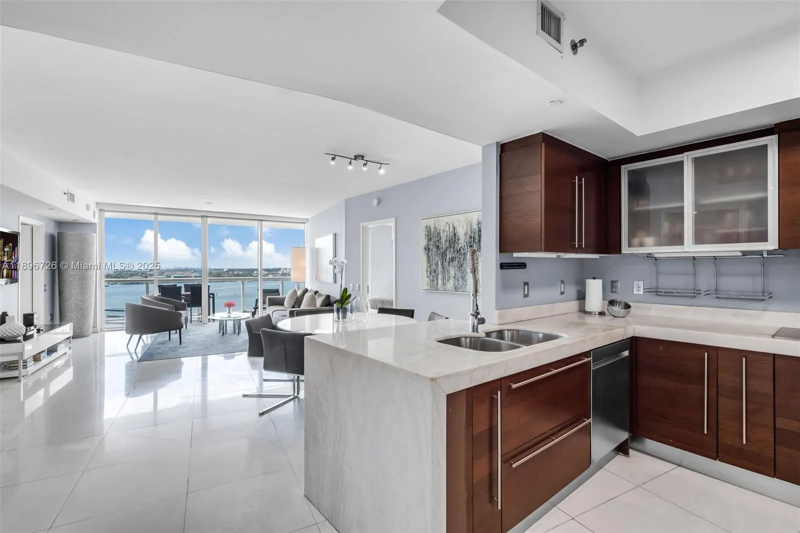 Miami Beach, Florida 33139, United States, 2 Bedrooms Bedrooms, ,3 BathroomsBathrooms,Residential,Active,228827