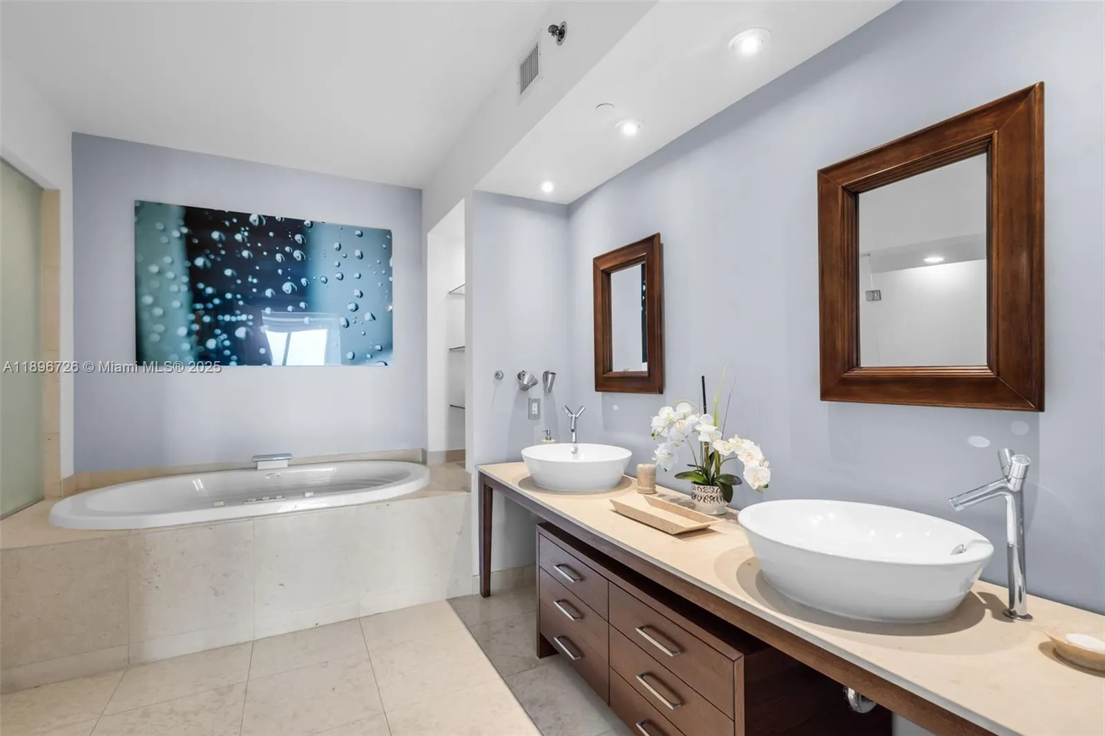 Miami Beach, Florida 33139, United States, 2 Bedrooms Bedrooms, ,3 BathroomsBathrooms,Residential,Active,228827