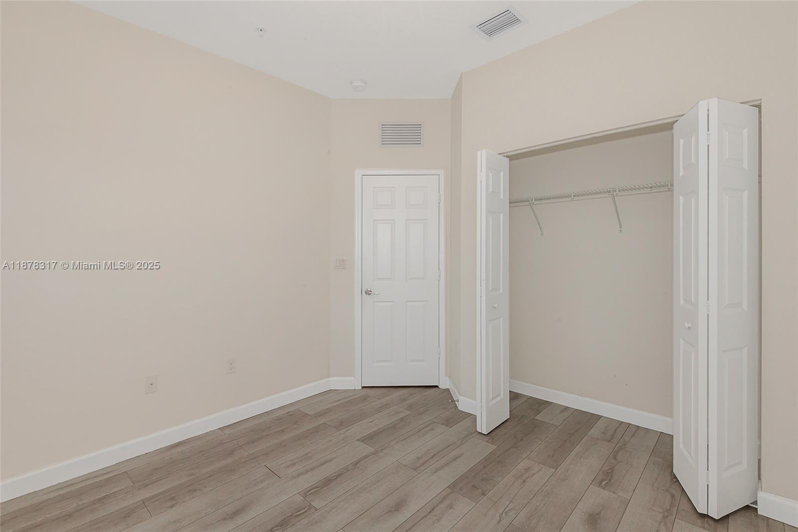 STELLAR PEMBROKE PINES - Residential Lease