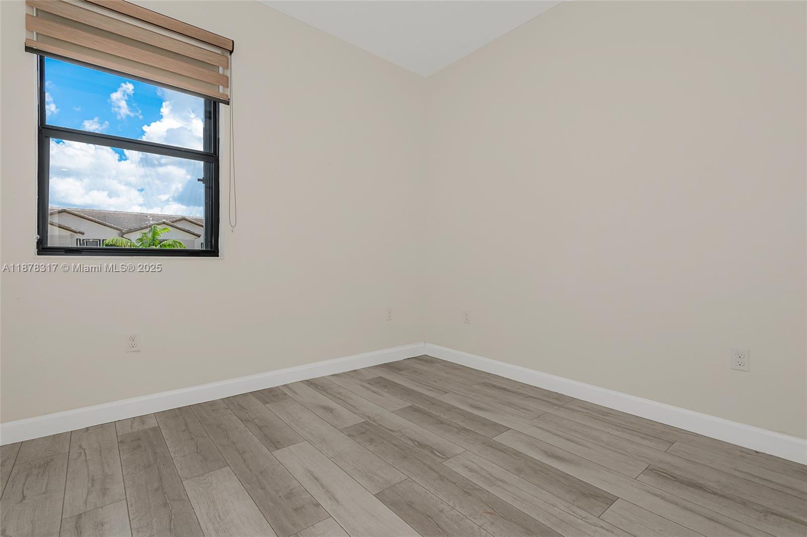 STELLAR PEMBROKE PINES - Residential Lease