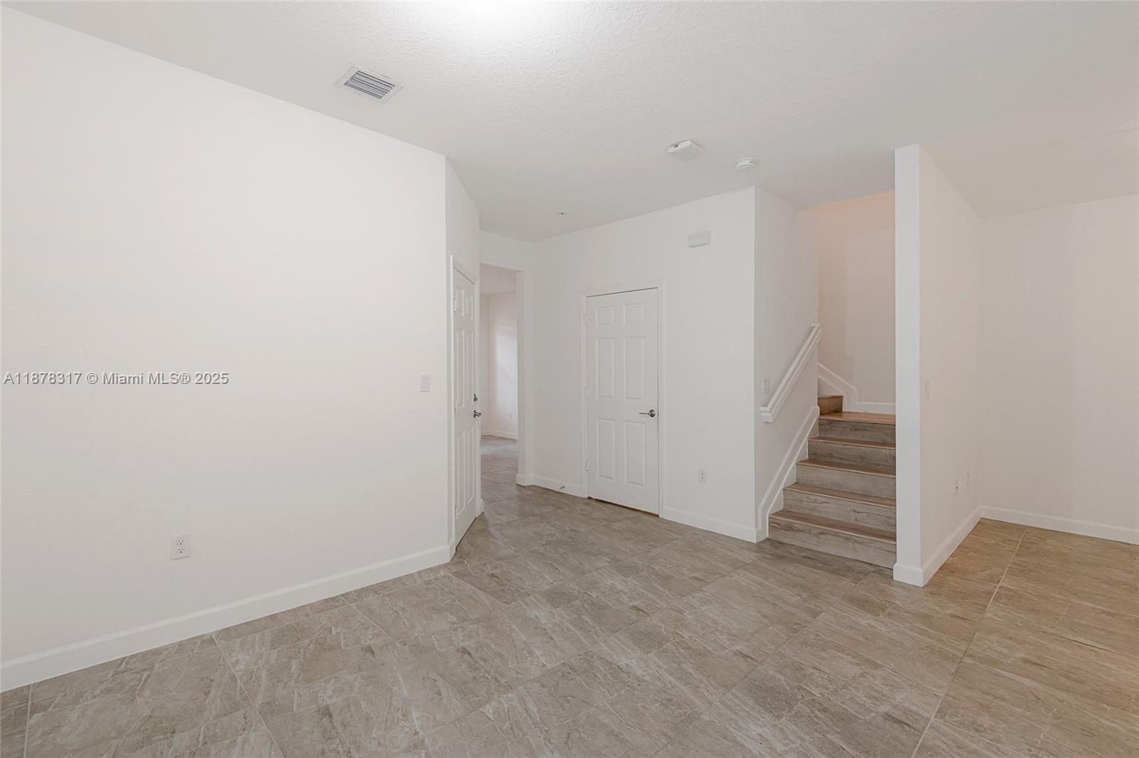 STELLAR PEMBROKE PINES - Residential Lease