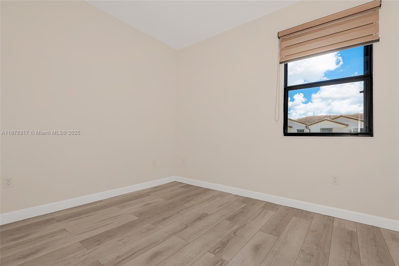 STELLAR PEMBROKE PINES - Residential Lease