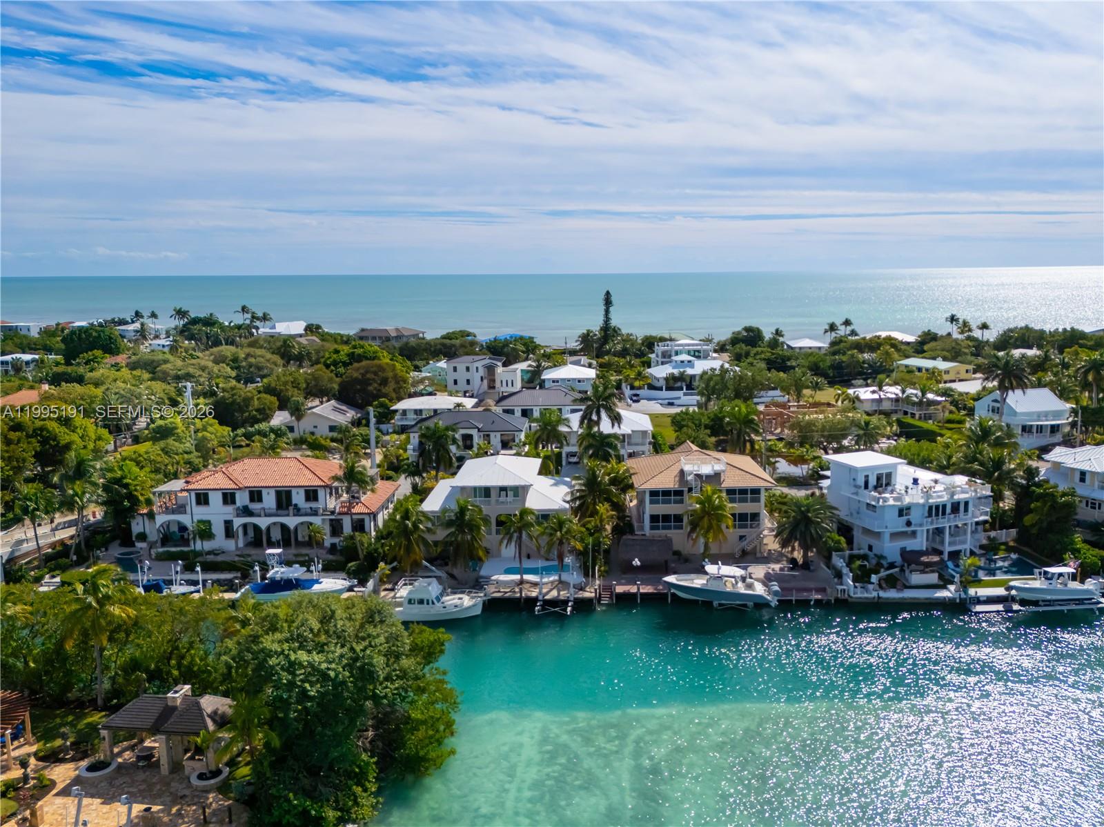 PLANTATION ISLAND - Residential