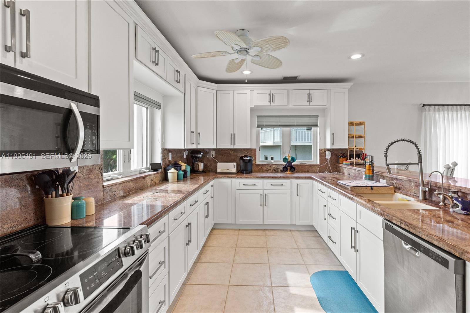 PLANTATION ISLAND - Residential