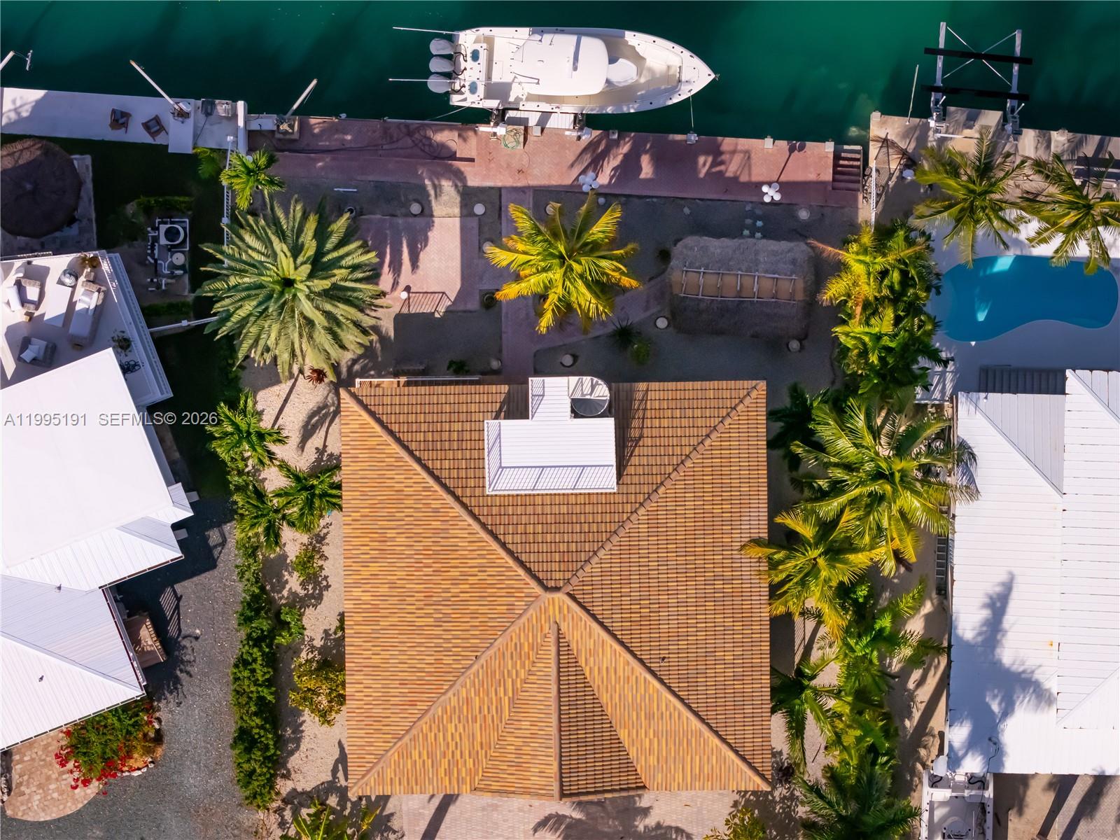 PLANTATION ISLAND - Residential