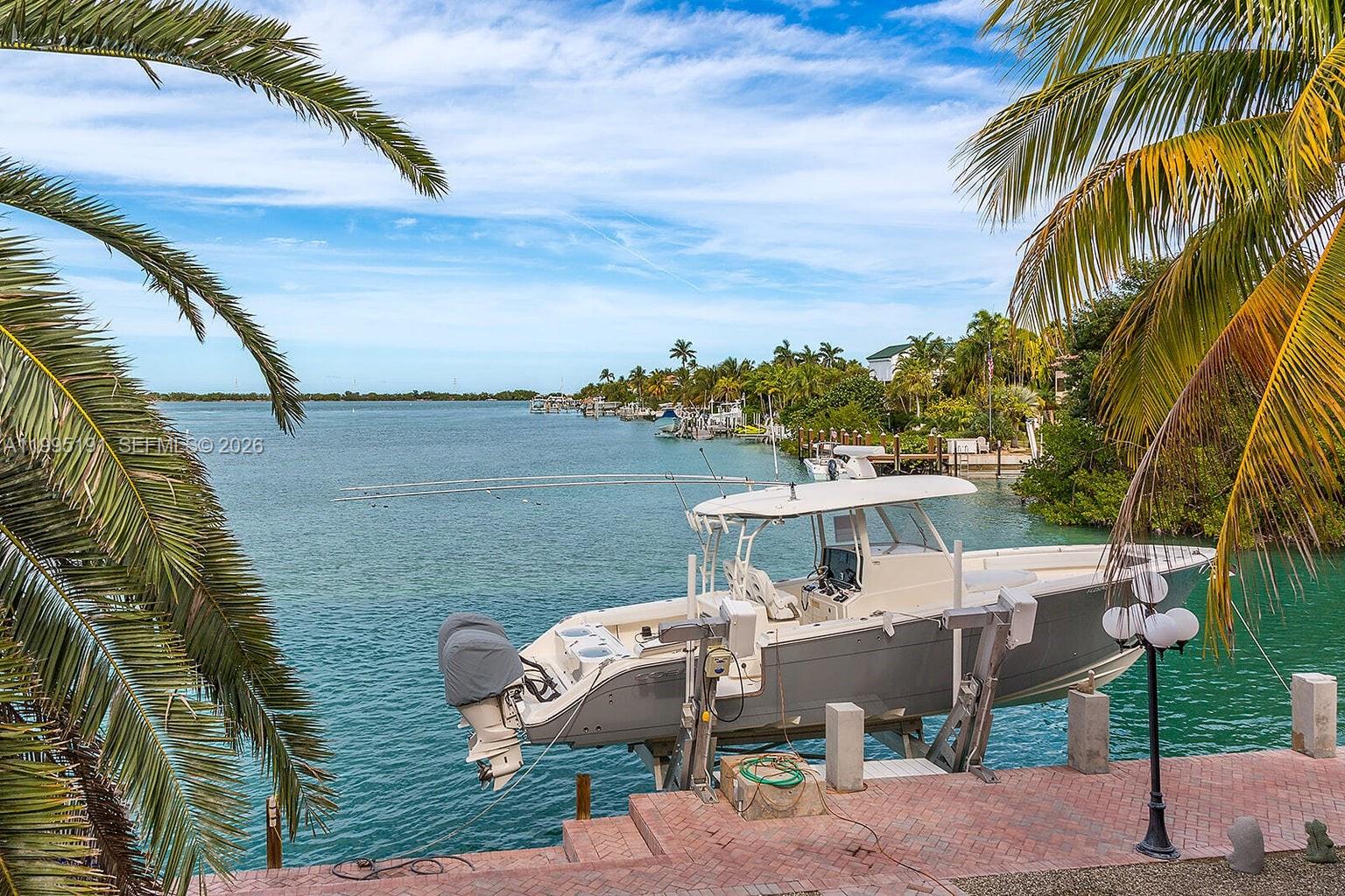 PLANTATION ISLAND - Residential