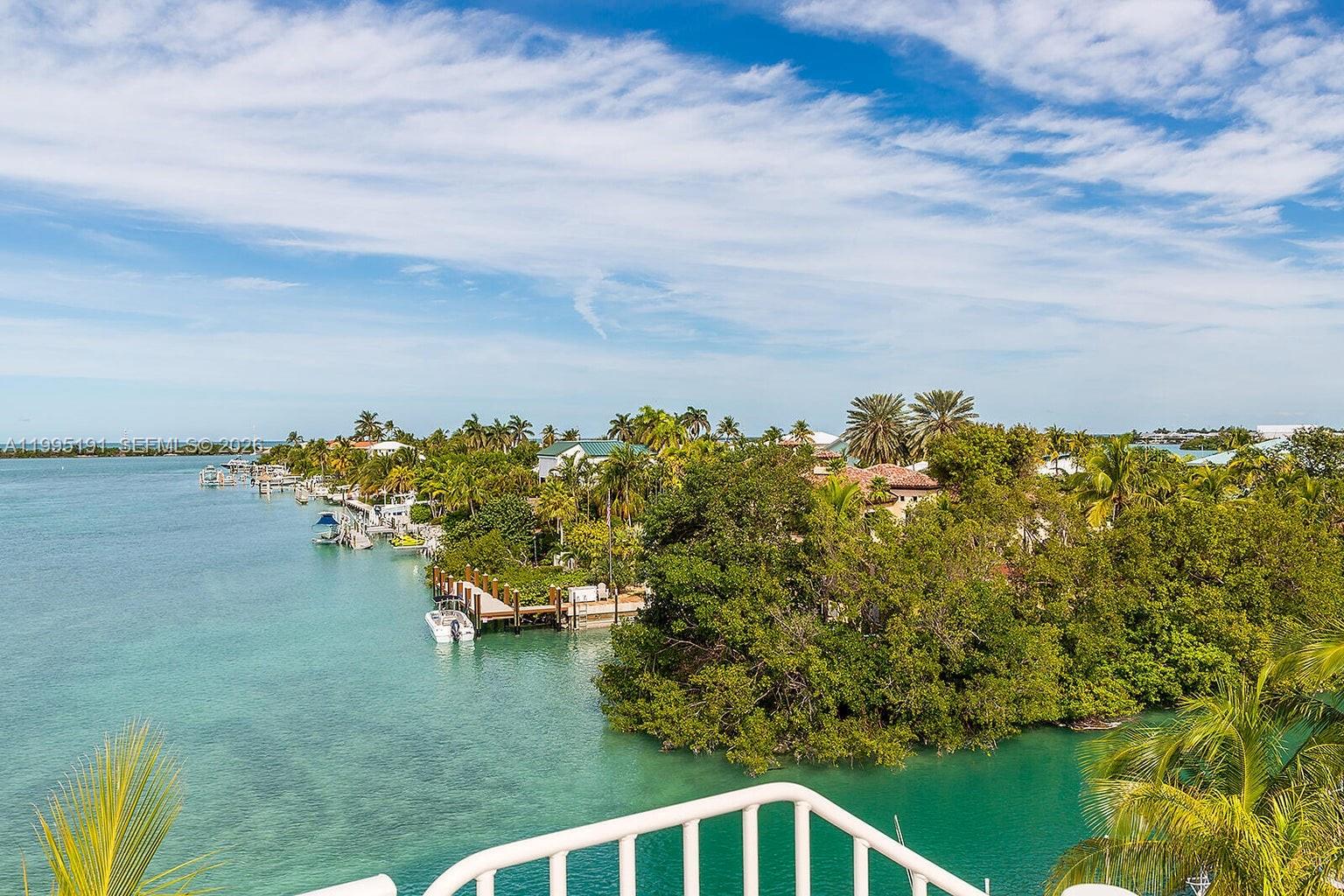 PLANTATION ISLAND - Residential