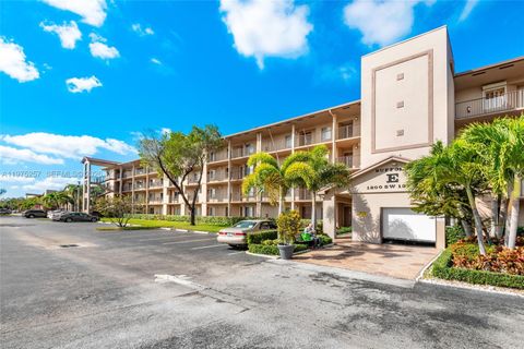 Photo of 1200 SW 137th Ave #402E, Pembroke Pines, FL 33027 (MLS # A11975257)