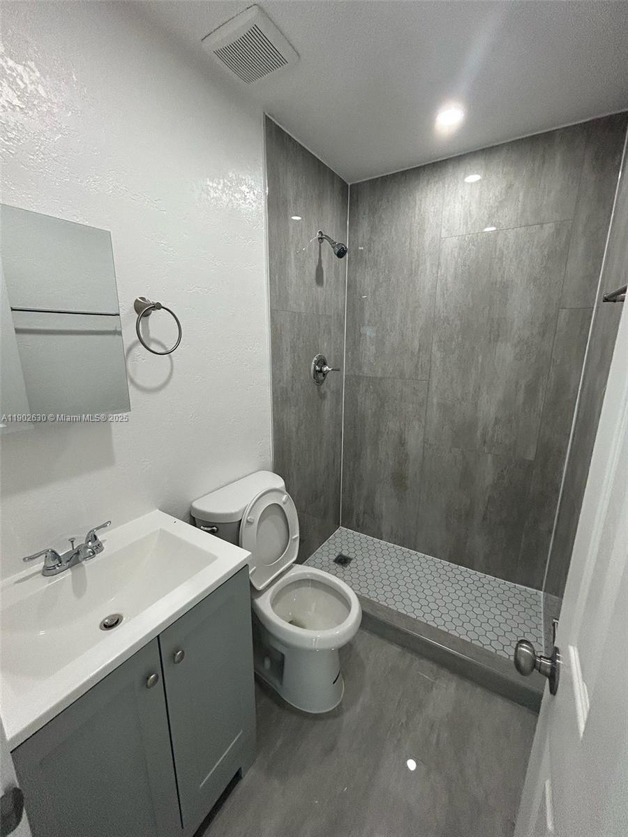 ROYAL PALM VISTA 2 ADD - Residential Lease