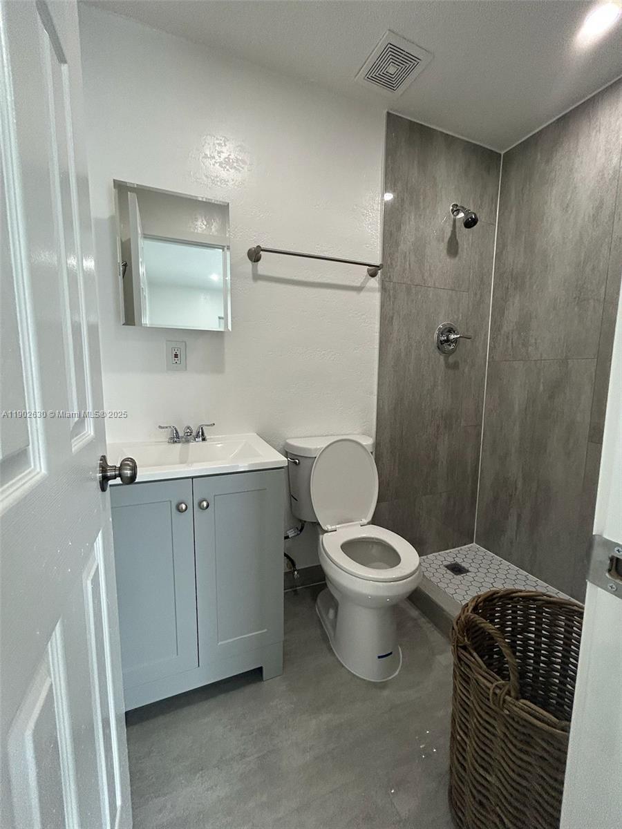 ROYAL PALM VISTA 2 ADD - Residential Lease