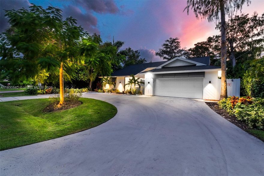 ?? Unique opportunity in Naples, FL! Turnkey and profitable Airbnb with property included. Luxury villa for 12 guests: 4 beds, 3 baths, private pool, home theater, and game room. Located in a quiet area just 5 min from downtown and 15 min from the beach. $114,376 gross income in the past 12 months | 205 nights booked | 56% occupancy | Avg. daily rate: $459.99. Includes high-end furniture, active licenses, transferrable LLC, and reliable local staff. Perfect for expanding your short-term rental portfolio or as a personal retreat. A proven investment and lifestyle in one!