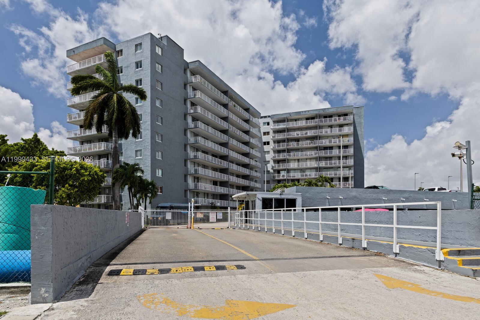 ISLA DEL MAR CONDO - Residential