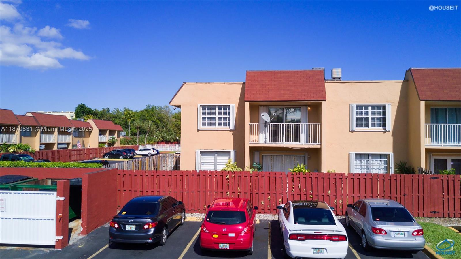 Spacious 2 bedroom unit close to dadeland, washer and dryer inside unit. There is a community pool
Please text realtor to coordinate viewing. Unit is tenant occupied until Sept 31st.
To submit offer please email offer with credit report and proof of income.