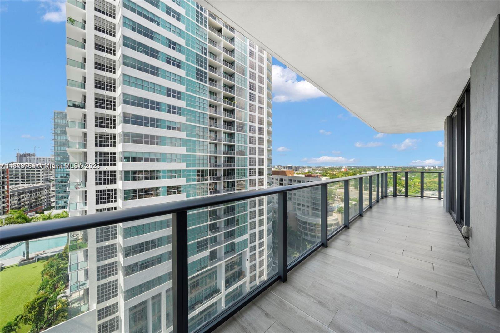 121 NE 34th st 1501