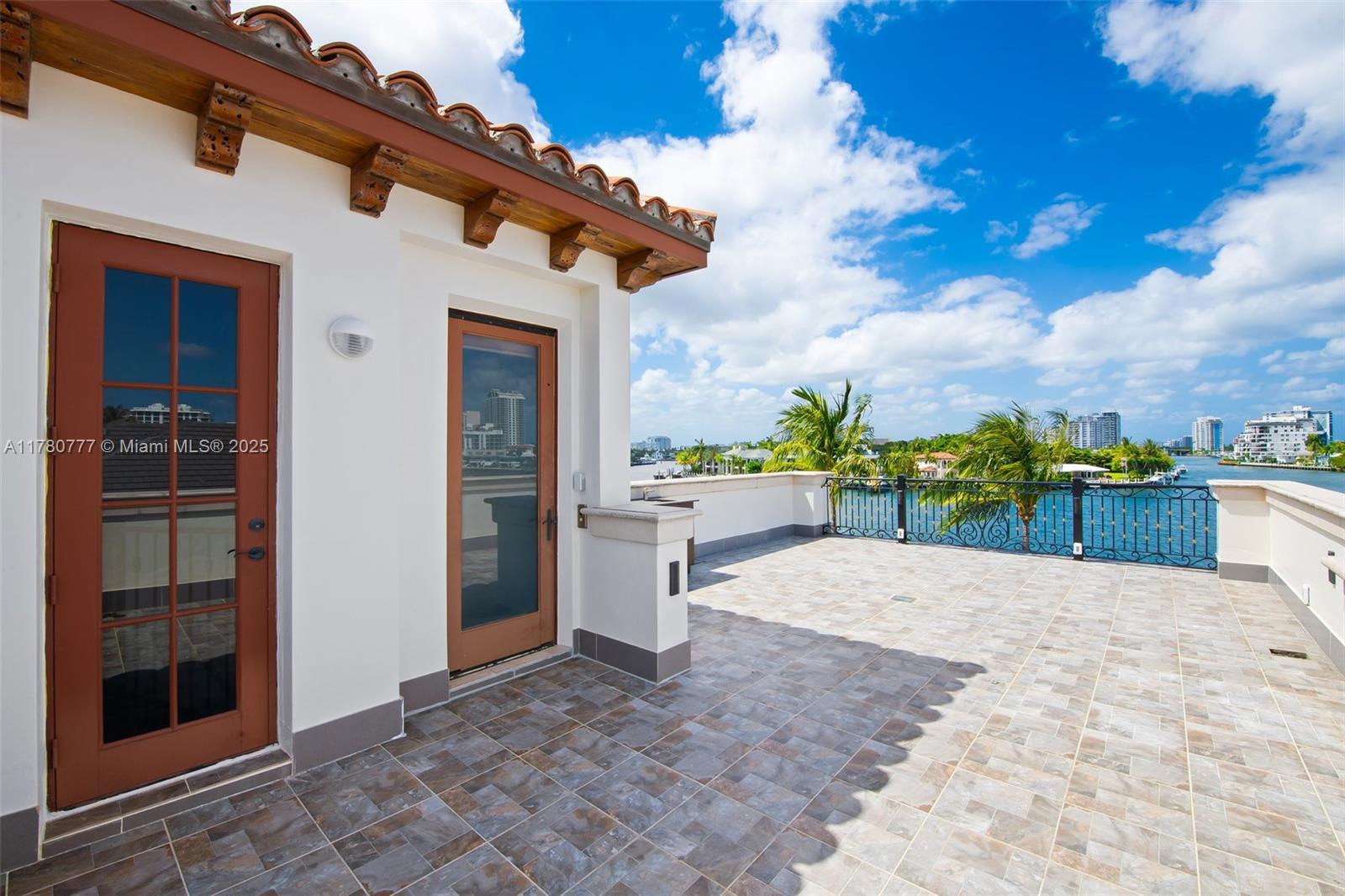LAUDERDALE ISLES RE-AMEND - Residential