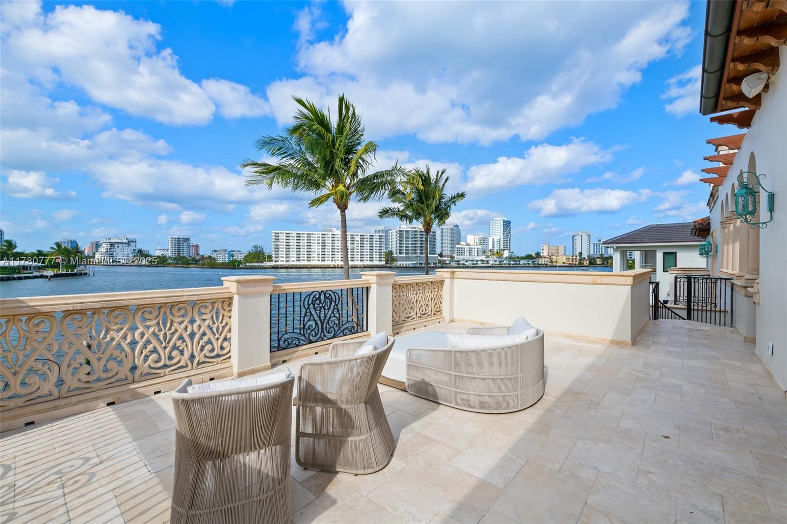 LAUDERDALE ISLES RE-AMEND - Residential