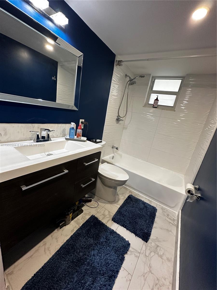 KINGS PARK GARDEN APTS CO - Residential Lease