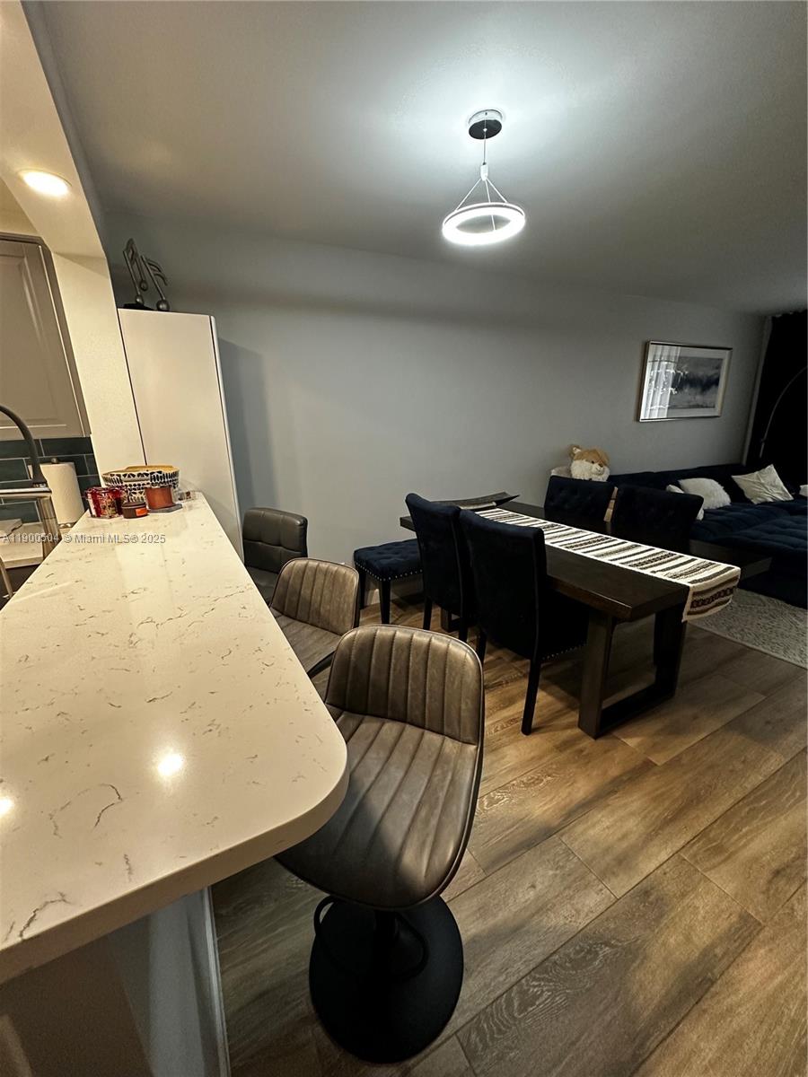 KINGS PARK GARDEN APTS CO - Residential Lease