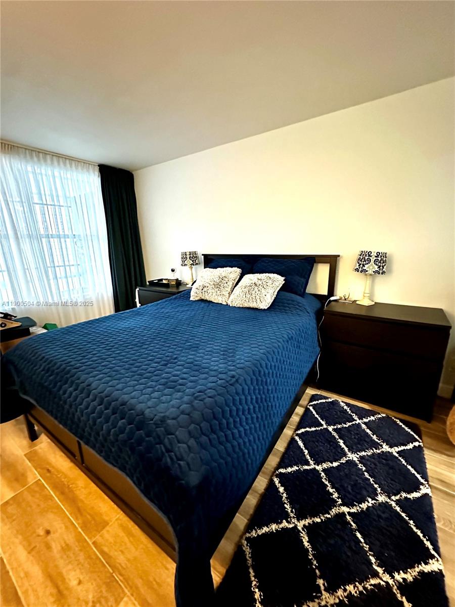 KINGS PARK GARDEN APTS CO - Residential Lease