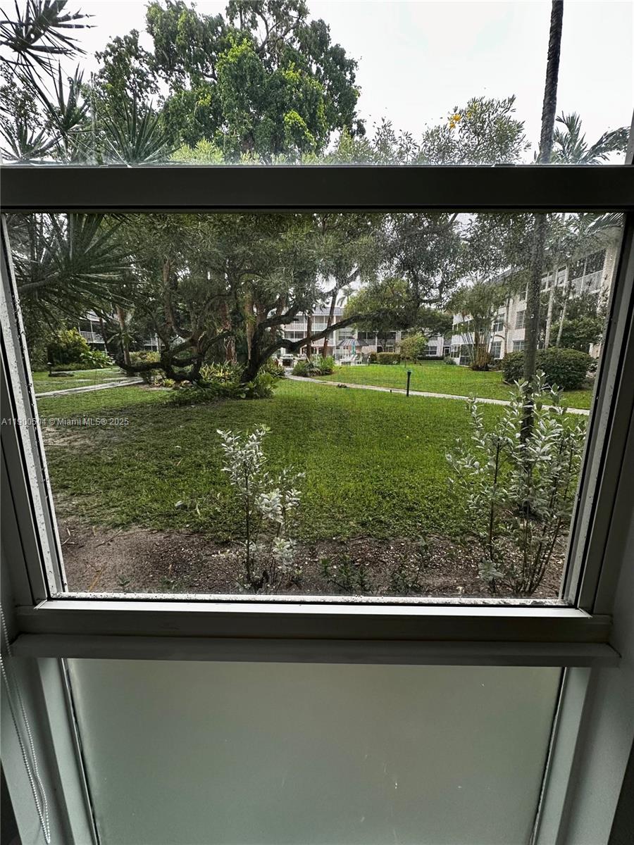 KINGS PARK GARDEN APTS CO - Residential Lease