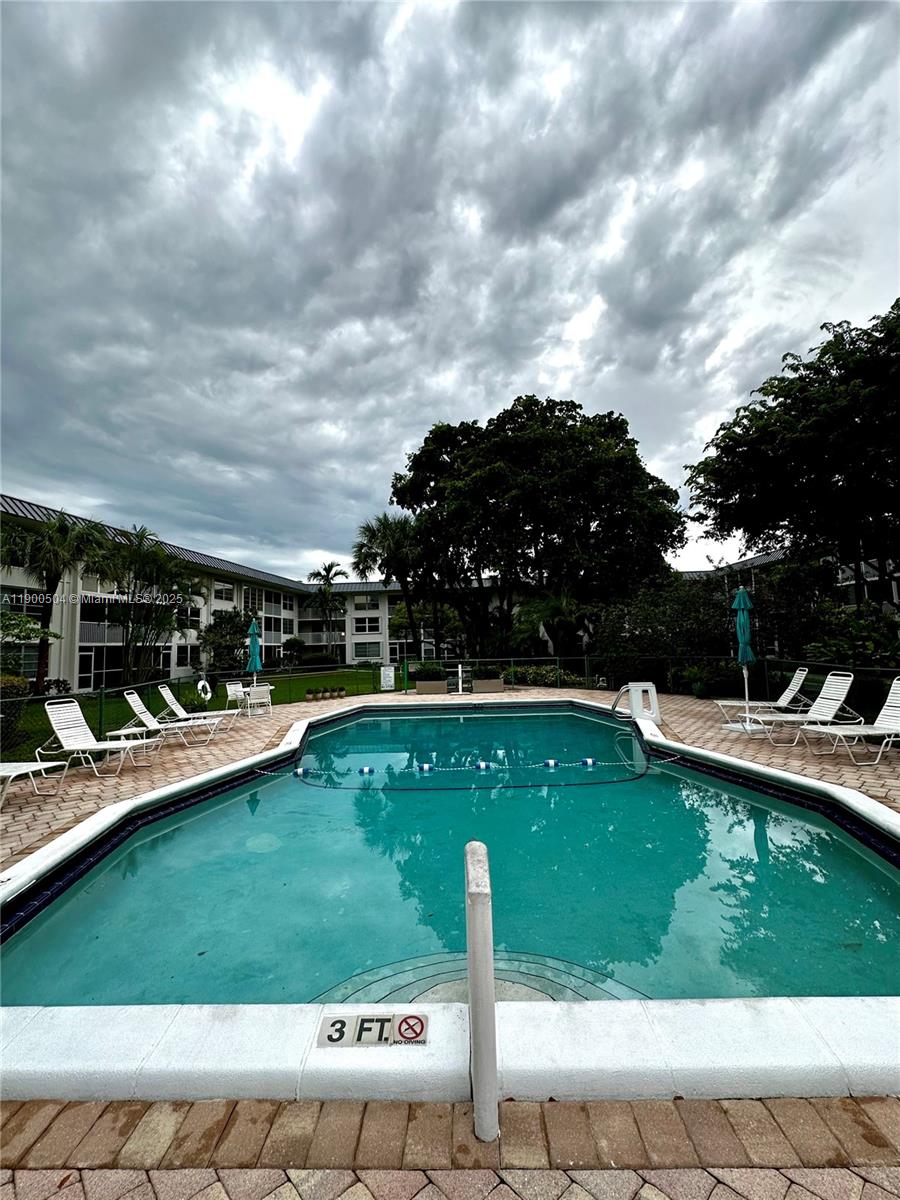 KINGS PARK GARDEN APTS CO - Residential Lease