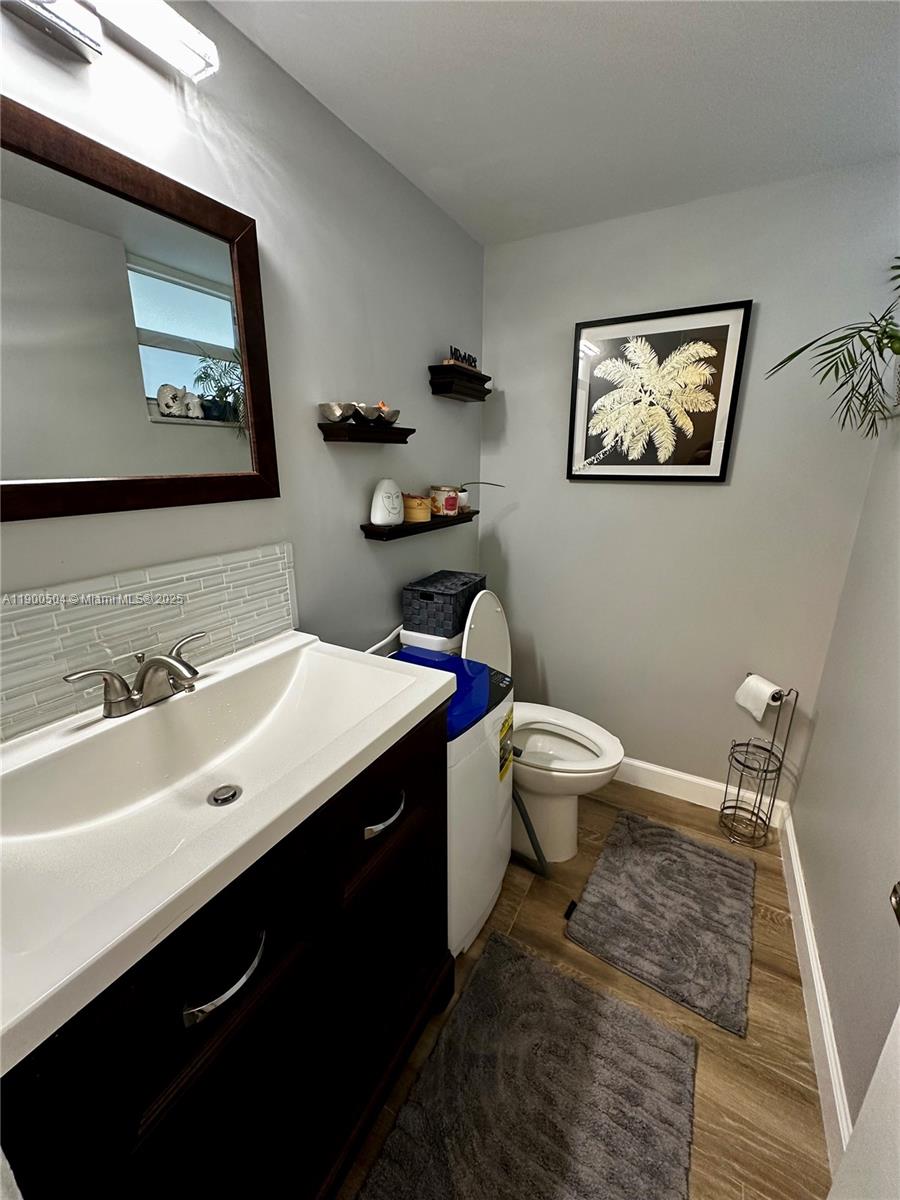 KINGS PARK GARDEN APTS CO - Residential Lease