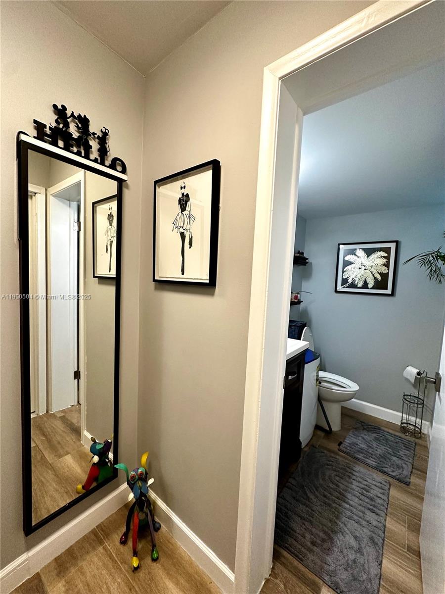 KINGS PARK GARDEN APTS CO - Residential Lease