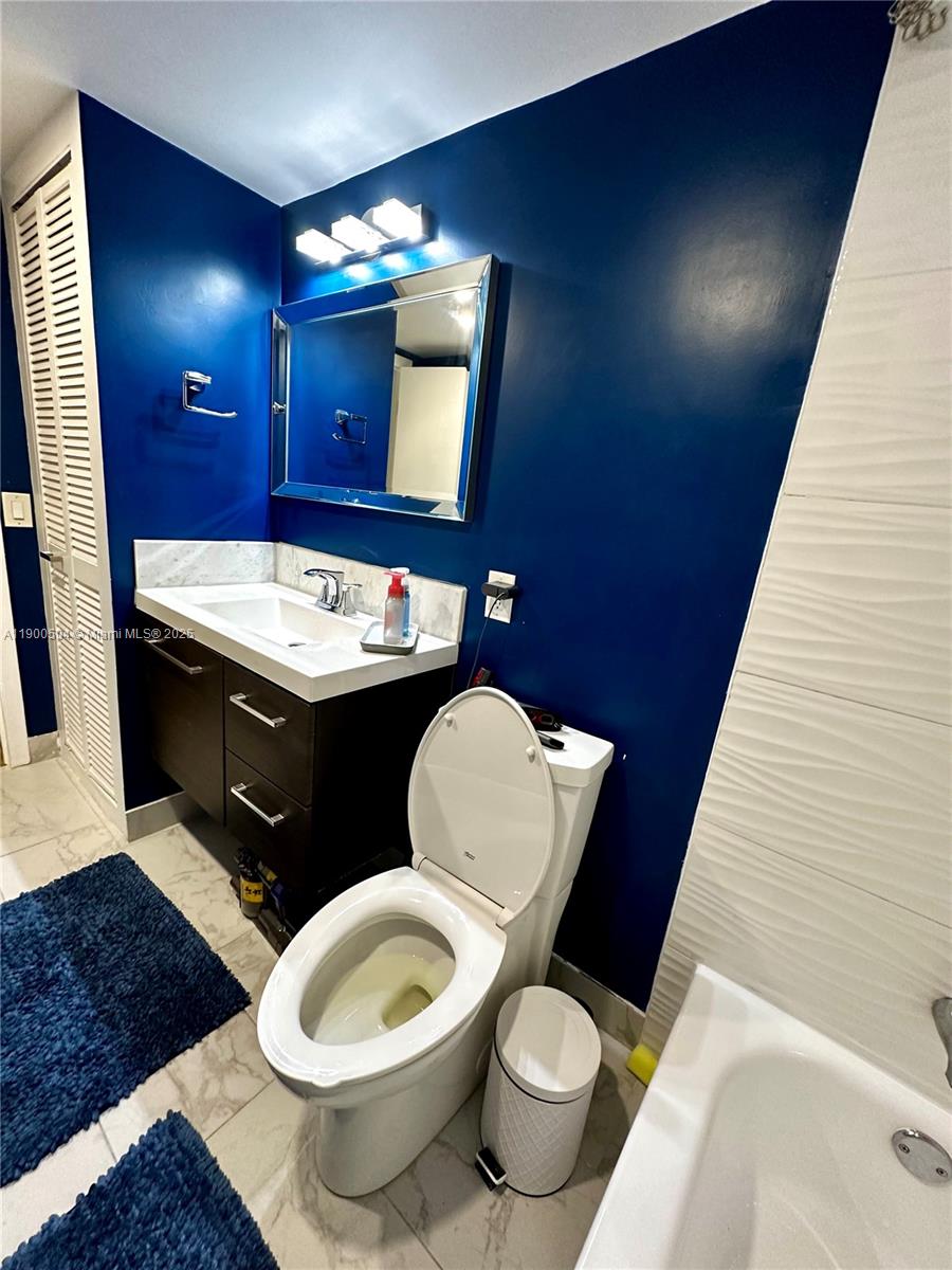 KINGS PARK GARDEN APTS CO - Residential Lease