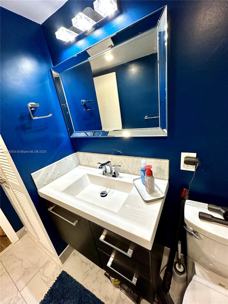 KINGS PARK GARDEN APTS CO - Residential Lease