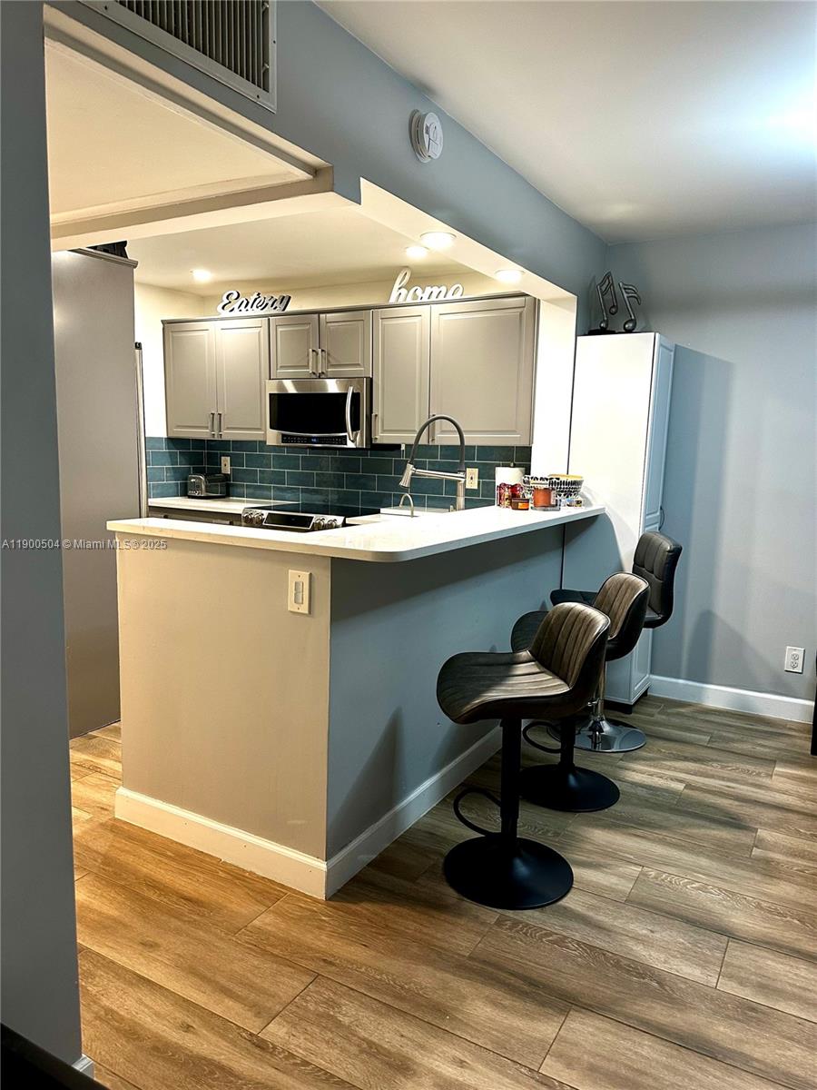 KINGS PARK GARDEN APTS CO - Residential Lease